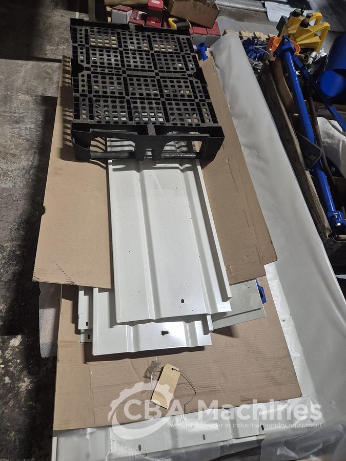 Used 1989 Rebuilt Ironer Lapauw 2 roll 1200 x 3300mm (429)