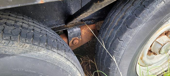 Used Gooseneck Equipment Trailer 3 Axle (21,000 lb)