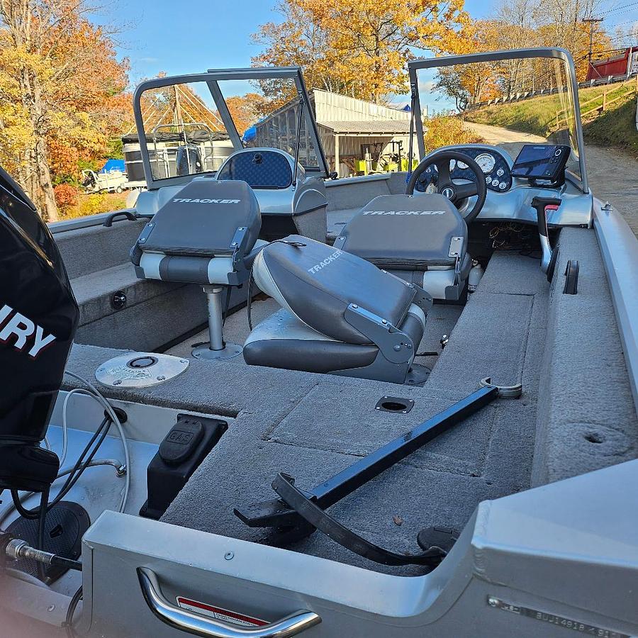 Used 2010 TRACKER PRO GUIDE V16