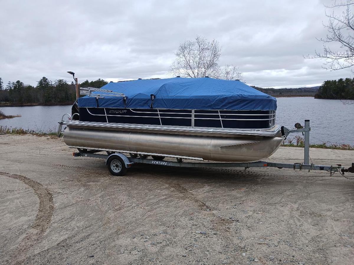 Used 2014 Starcraft Stardeck 216