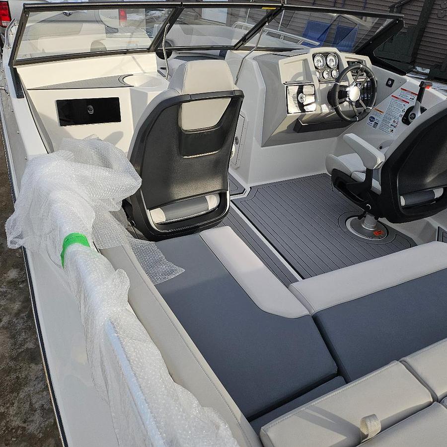 2026 Starcraft SVX 210 DC