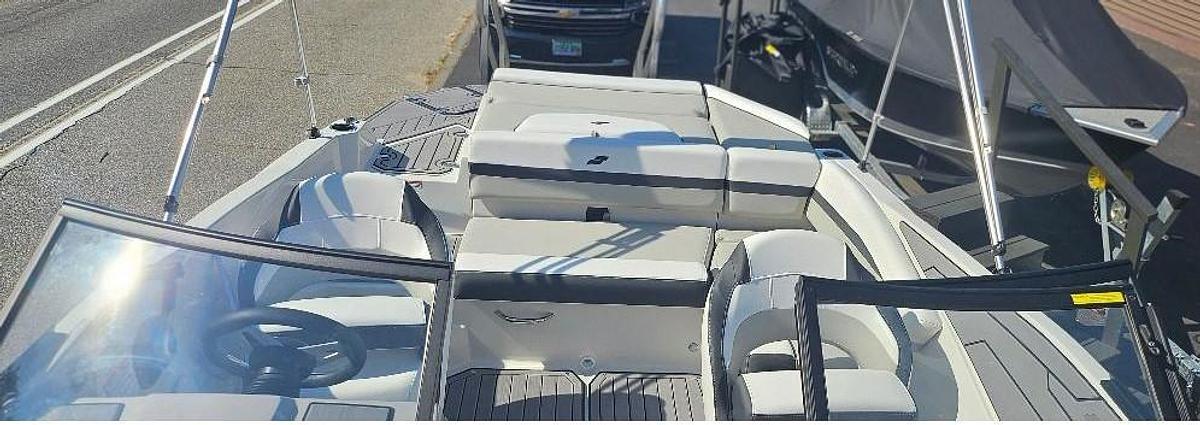 2025 Starcraft SVX 210 DC