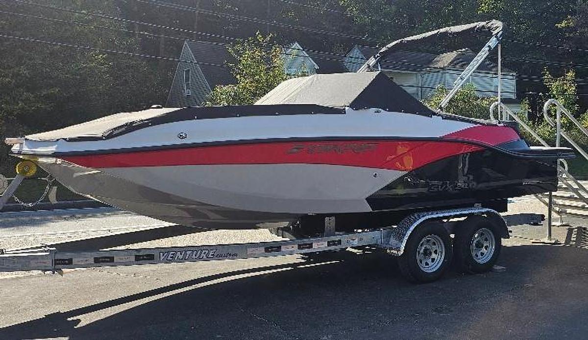 2025 Starcraft SVX 210 DC