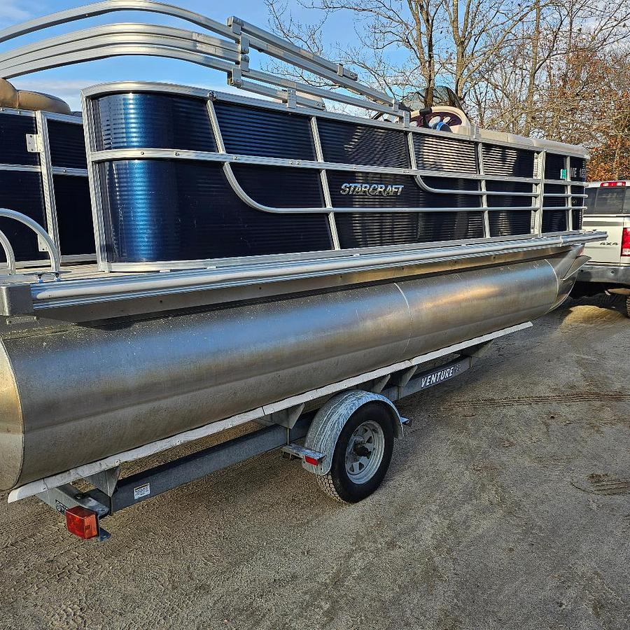 Used 2014 Starcraft Stardeck 216