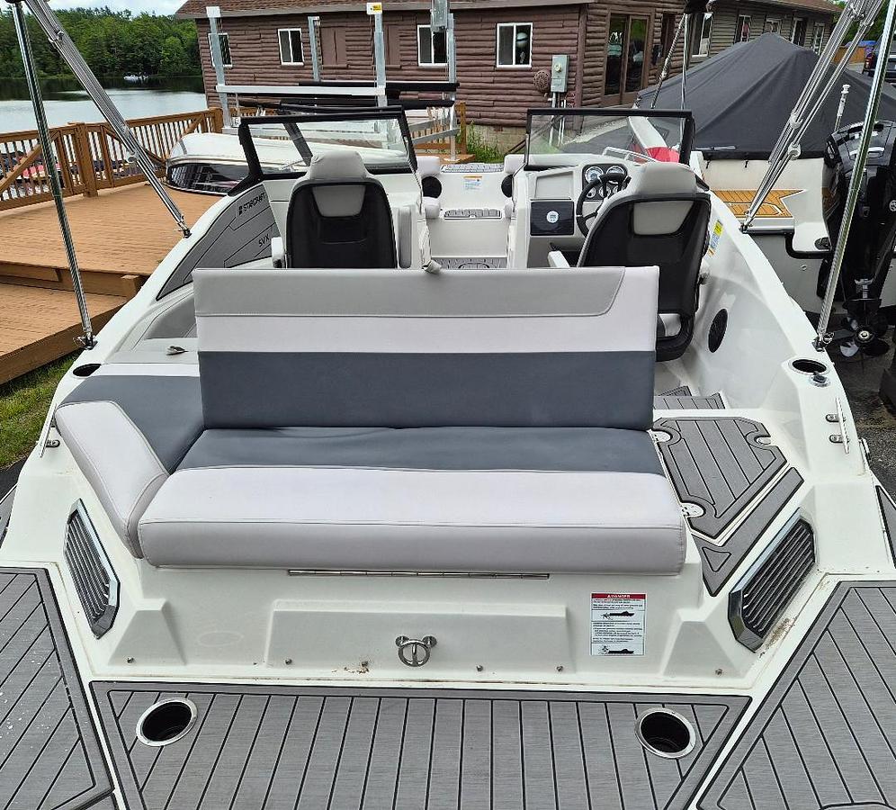 2026 Starcraft SVX 210 DC