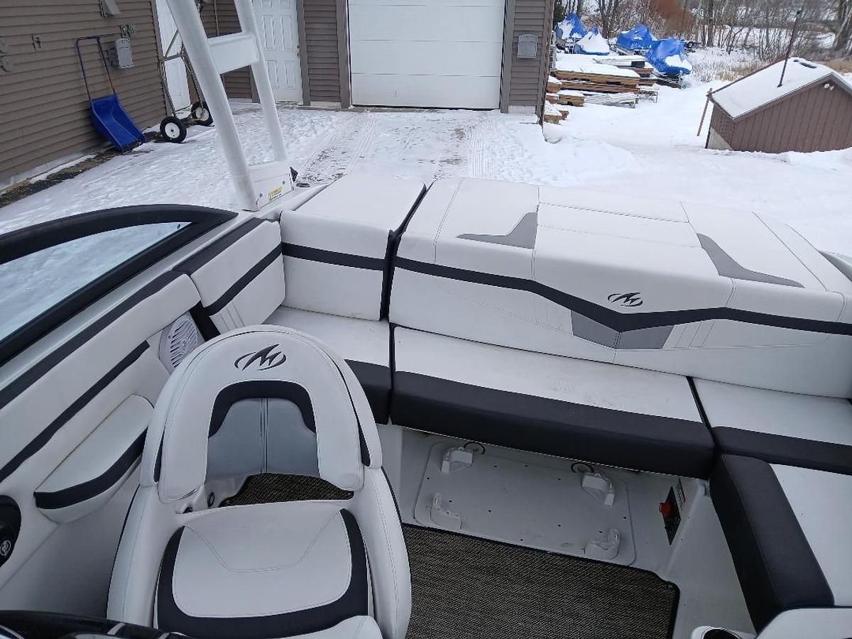 Used 2019 MONTEREY M20