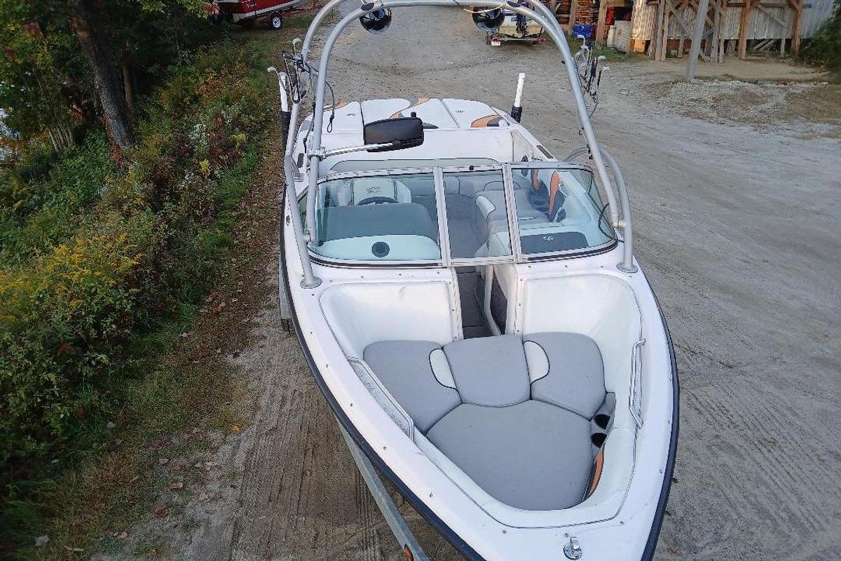 Used 2004 Correct Craft Super Air Nautique