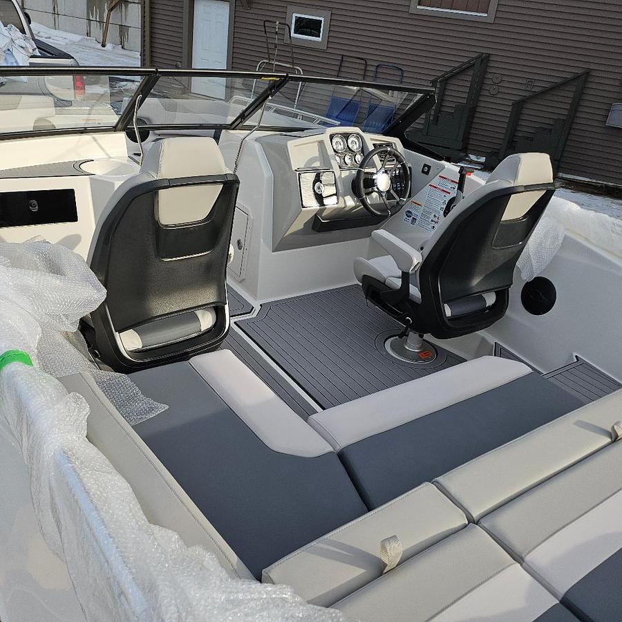 2026 Starcraft SVX 210 DC