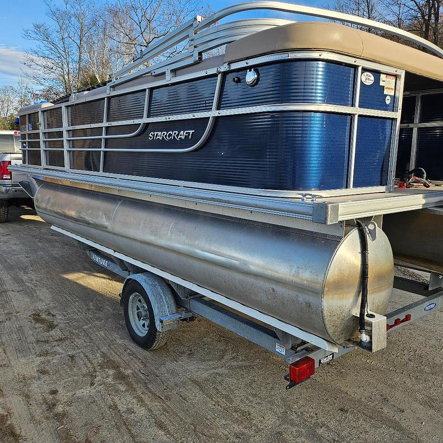 Used 2014 Starcraft Stardeck 216