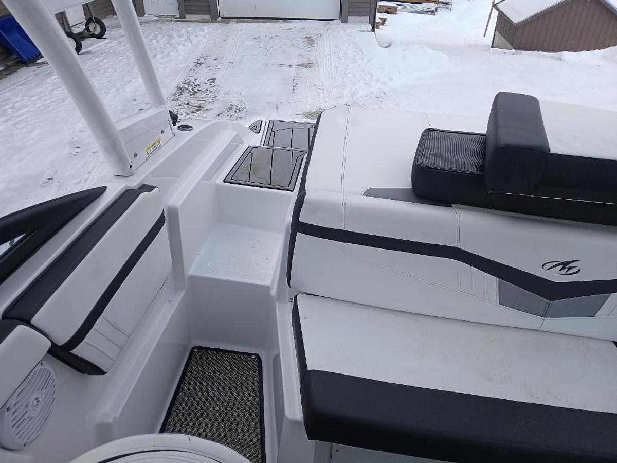 Used 2019 MONTEREY M20