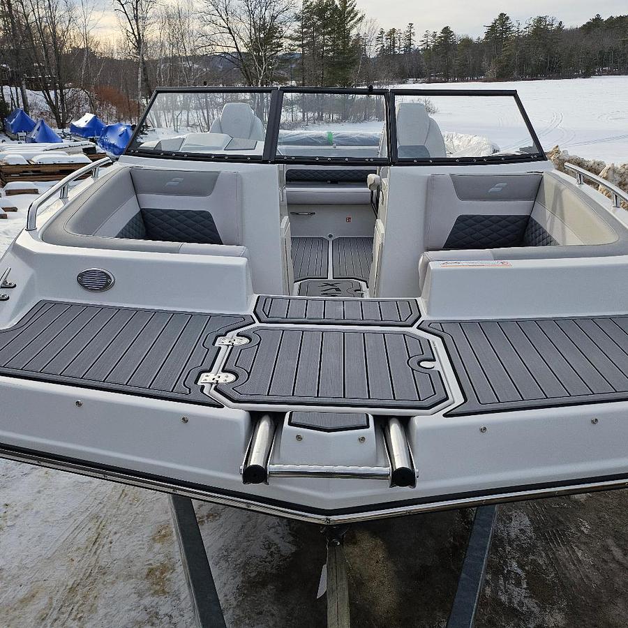 2026 Starcraft SVX 210 DC