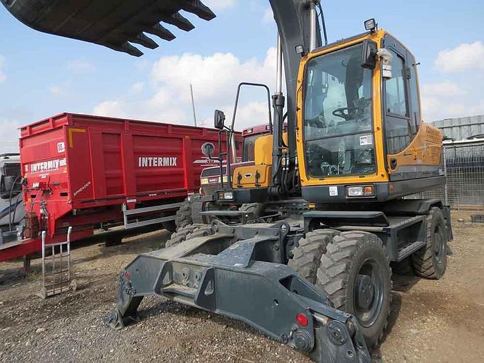 Used 2021 HYUNDAI ROBEX 190W-9