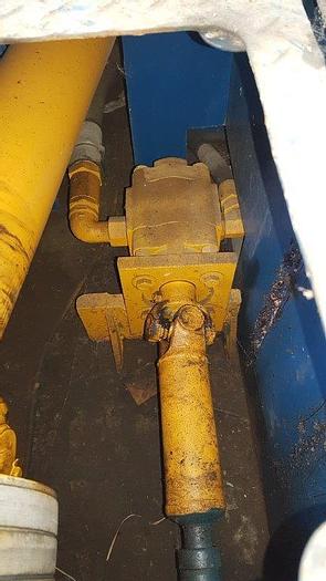 Used SJ PETRO SJ300 TRIPLEX MUD PUMP
