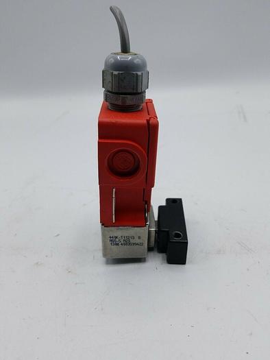 Allen Bradley 440K-T11213 Safety Interlock Switch 440KT11213 Series B
