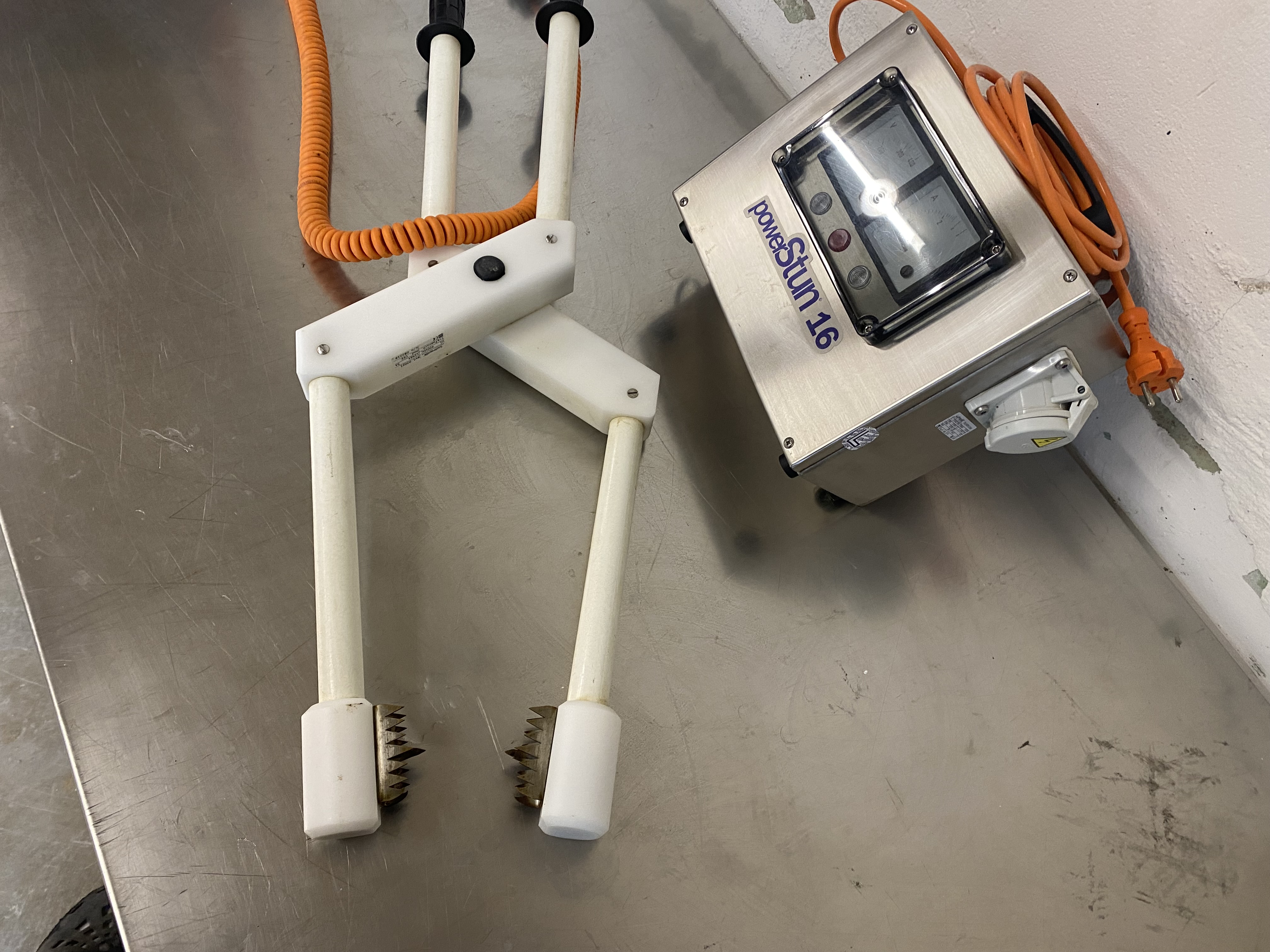 Begagnad Lutronik Powerstun 16 med registering