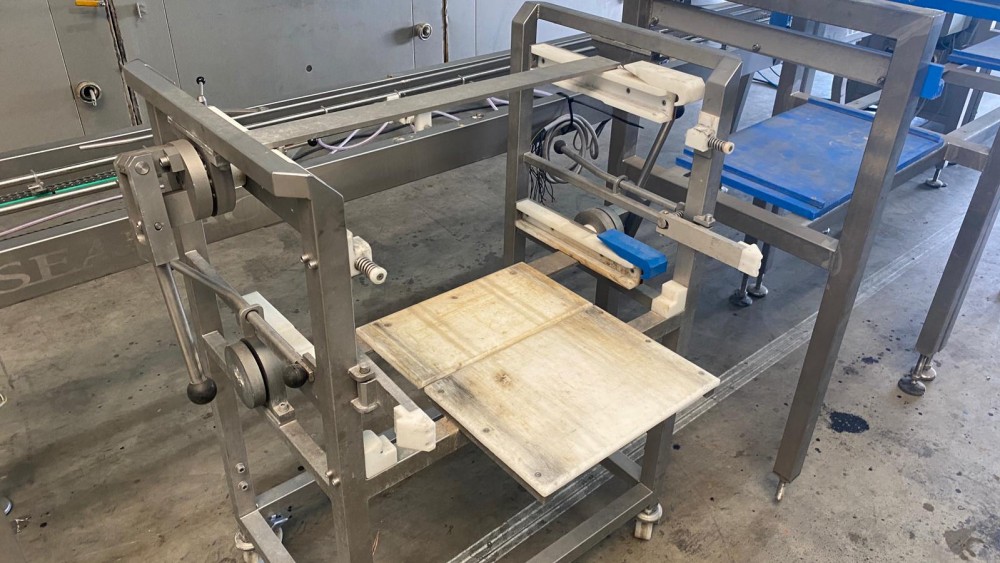 Used Sealpac 610 automatic traysealer