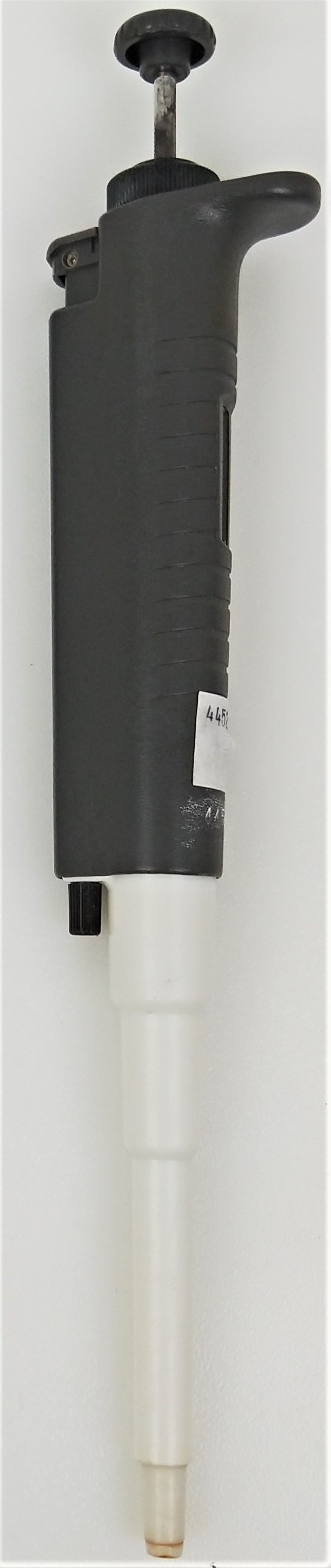 Used Nichiryo Model 5000 Pipettor - 200 to 1000µL