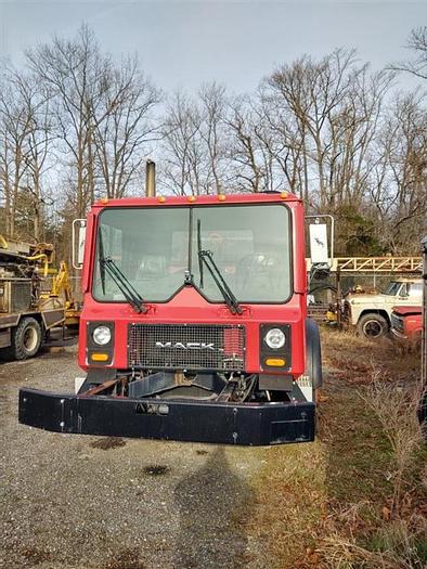 Used 2006 Mack MR69 Water Truck