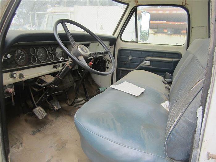 Used 1972 Ford Pump Hoist 15T Rig