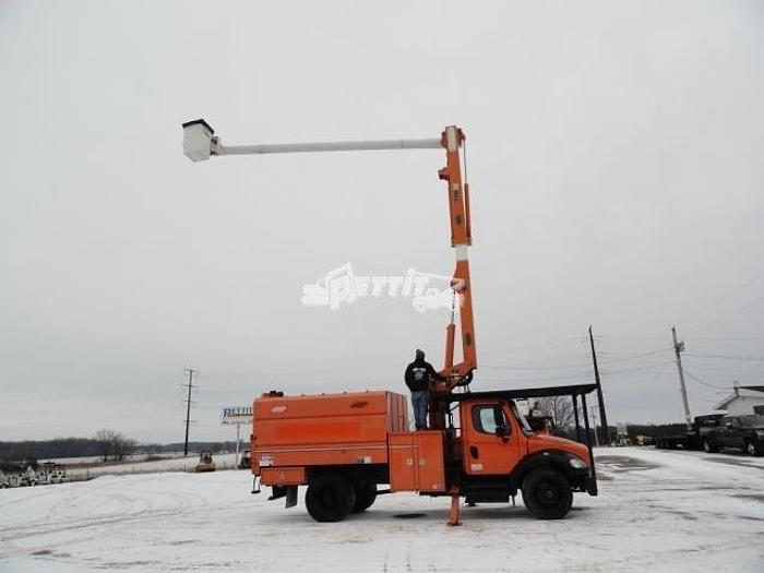 Used 2011 FREIGHTLINER BUSINESS CLASS M2 106
