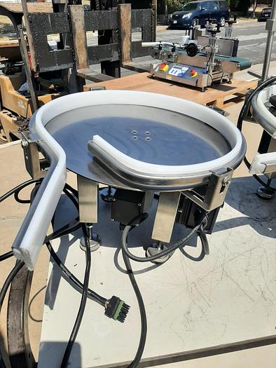 Used Labeler, Pressure Sensitive, Accutek, Mdl 24-SPS-104, Accumulation Tables #S744787