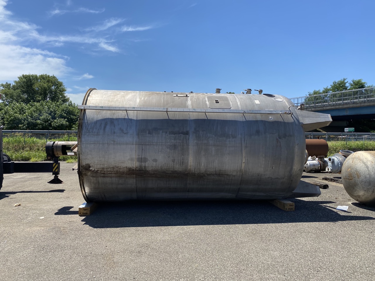 Used 37000 lt tank with mixer