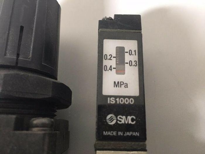 Used SMC AW2000-02 Filter Regulator, VHS2000-02 Pneumatic Residual Valve & IS1000