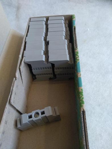 1400 Durchgangsklemmen, Reihenklemmen + Zubehör, , neu -70%