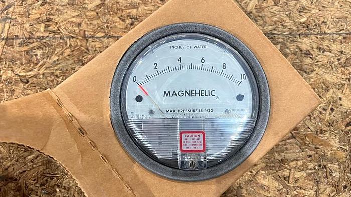 DWYER Magnehelic Pressure Gage-Item#527
