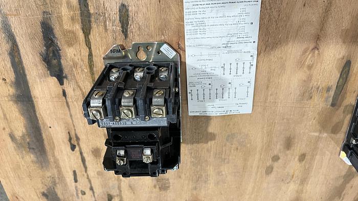 Allen Bradley 500 Feed-Through Contactor