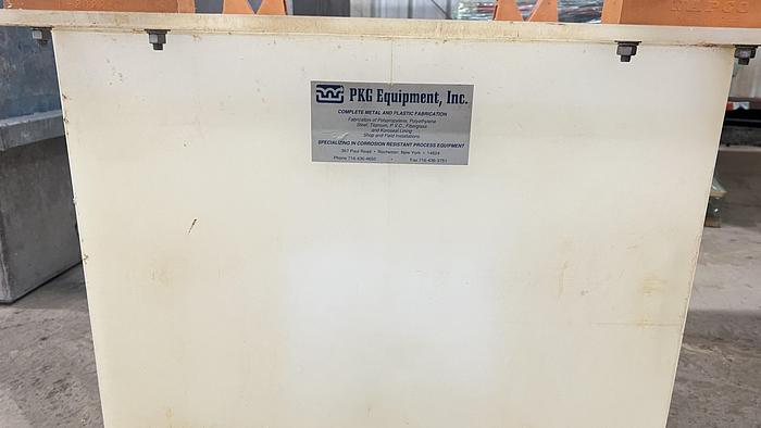 Used Poly 24 x 24 x 24 Deep