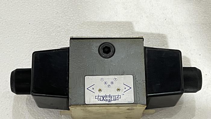 Used Continental- Directional Control Valve/ Direct Operated/Solenoid Actuated