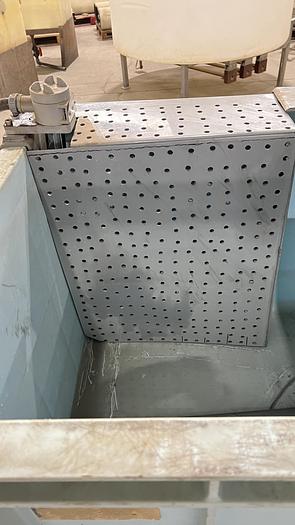 Used 40" x 21" x 24" Deep