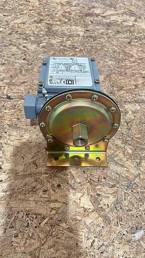Used SQUARE D/ Pressure Switch Interrupter-Item#653