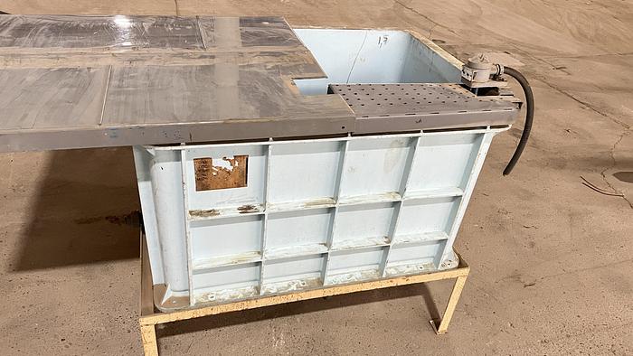 Used 40" x 21" x 24" Deep