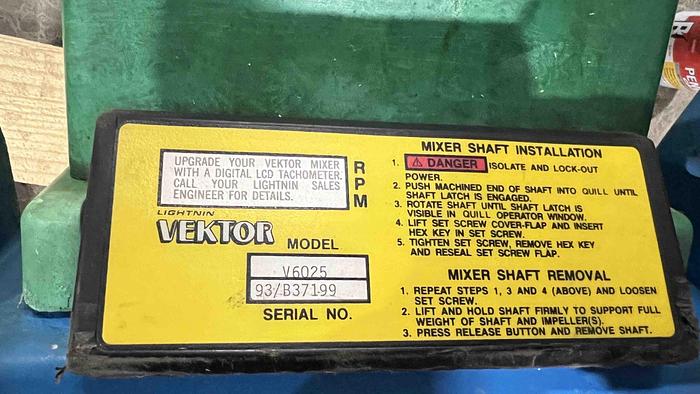 Used LIGHTNIN VEKTOR MIXER-Item#503