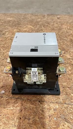 ALLEN-BRADLEY/ Contactor-Item#643