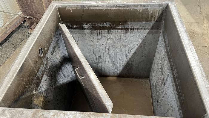 Used SS 36 x 36 x 40 with SS Cover