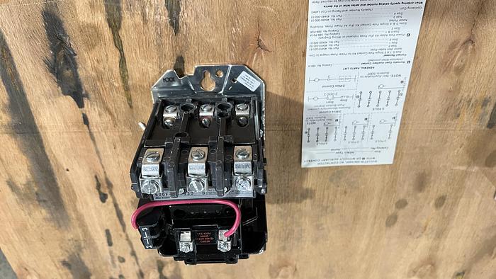 Allen Bradley 500 Feed-Through Contactor