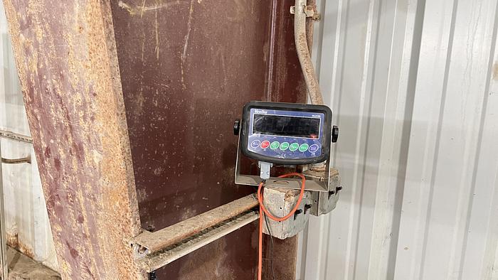 Used Veritas Floor Scale