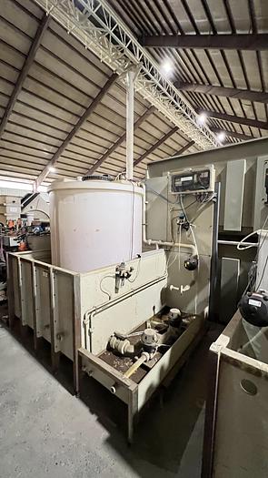 Used 500 Gallon/ With Containment