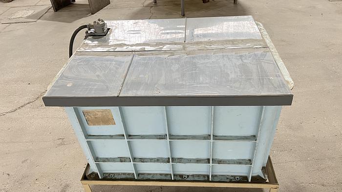 Used 40" x 21" x 24" Deep