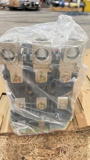 Allen Bradley 500 Feed-Through Contactor