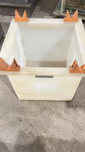 Used Poly 24 x 24 x 24 Deep