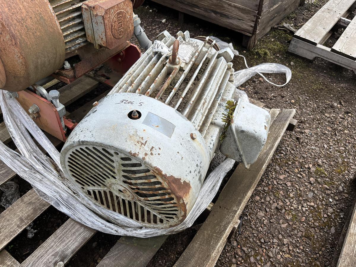 Used Toshiba B0254FLF3UM