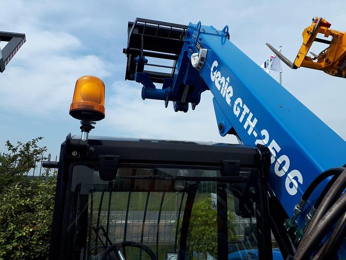 Used Genie 2506