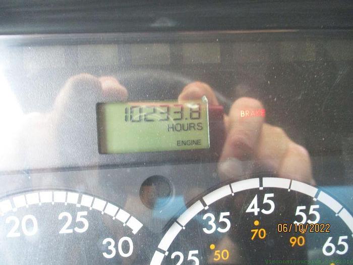 Used 2004 Freightliner M2-106