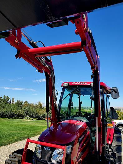Mahindra 2665ST Tractor w/ Loader ** 2 hrs - Never Used **