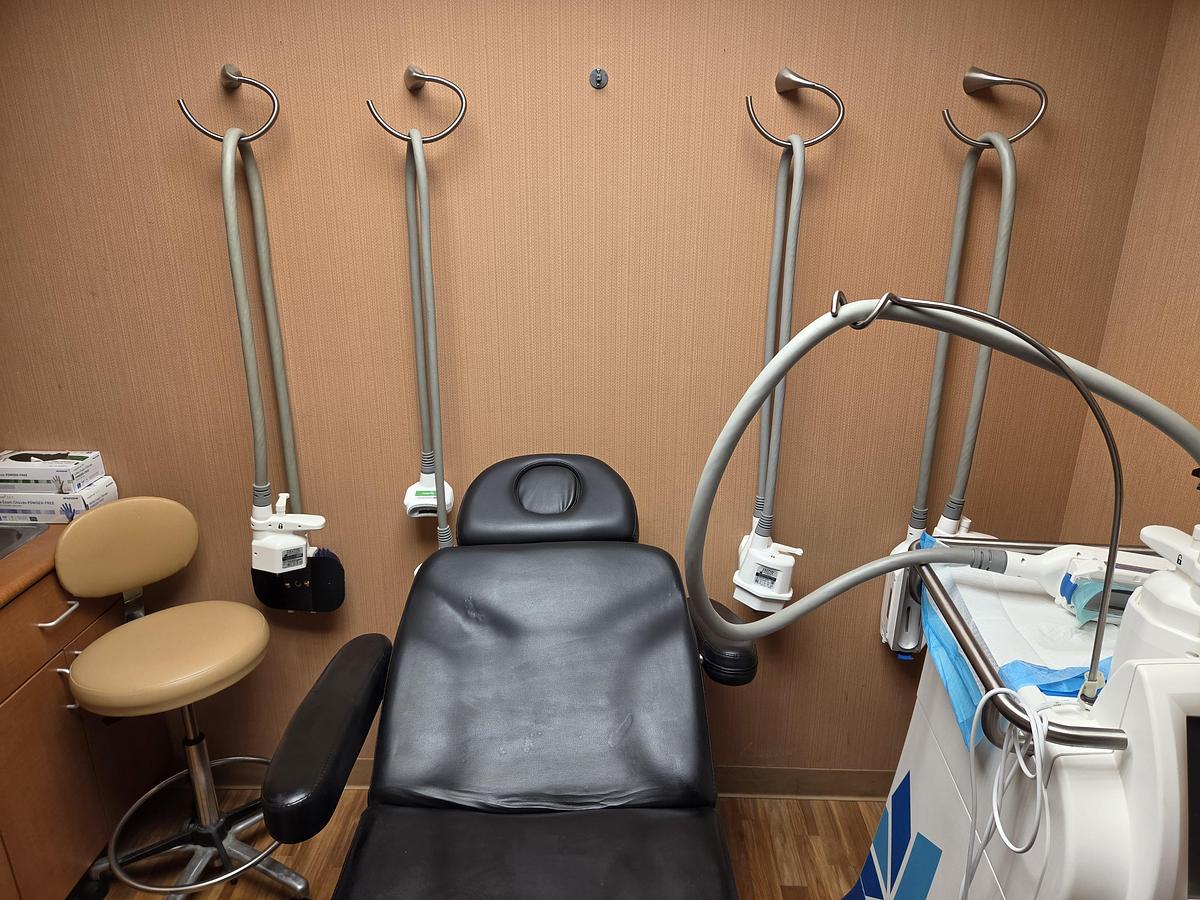 Used ZELTIQ CoolSculpting Breeze System (fat-freezing)
