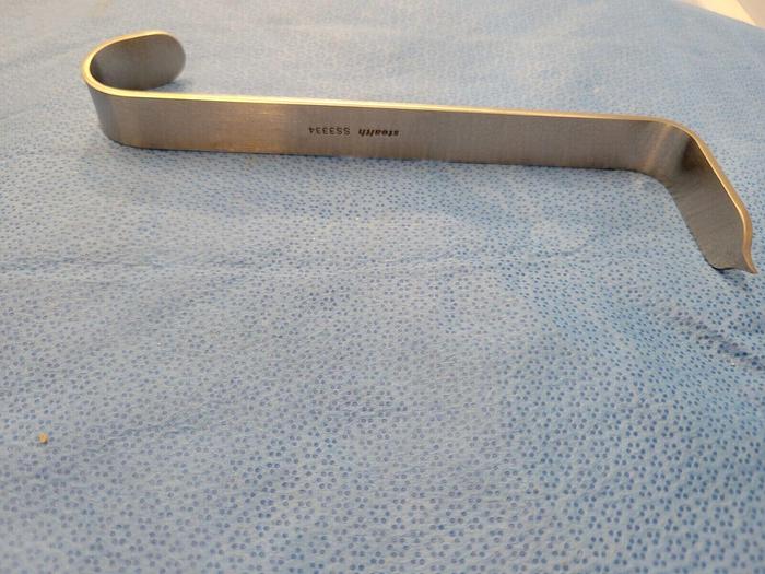 Used Stealth Surgical SS3334 Taylor Neuro Spinal Retractor